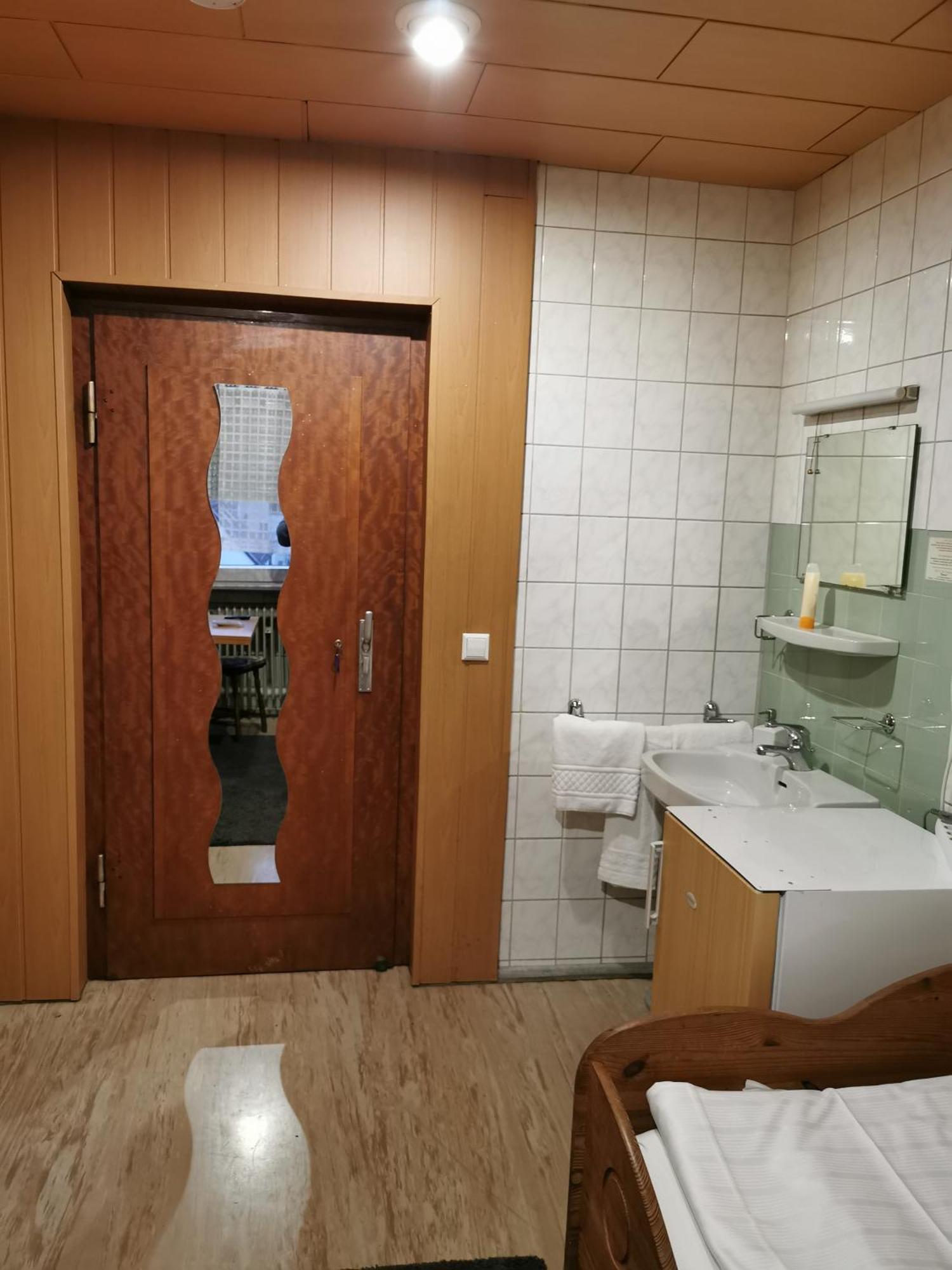 See Lord Hotel 凯撒斯劳滕 客房 照片